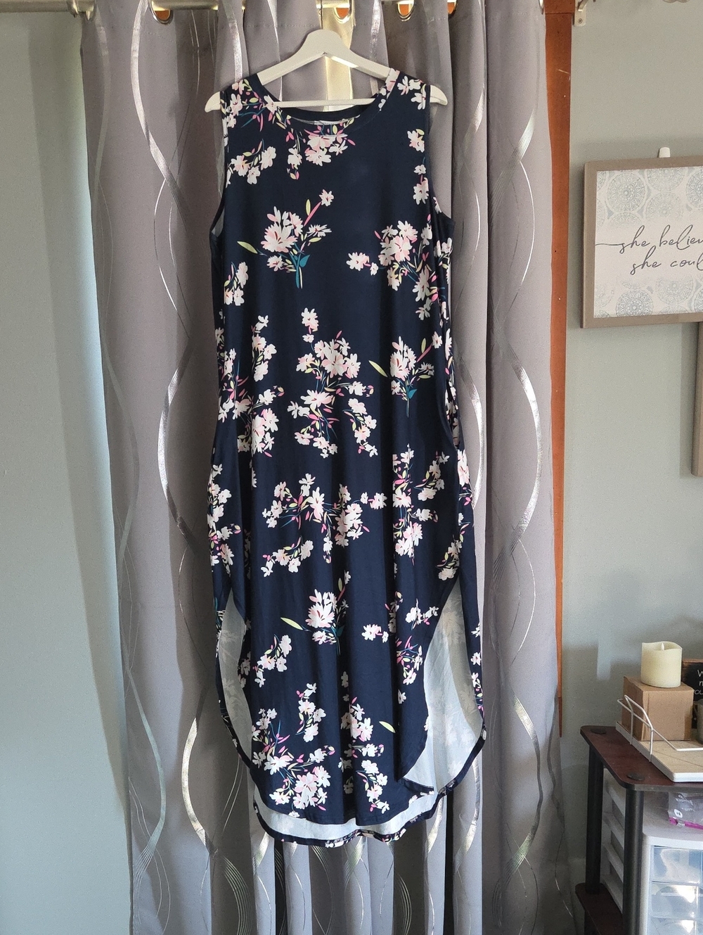 Hount Womenâs Navy Floral Maxi Dress with Sleeveless Design XL